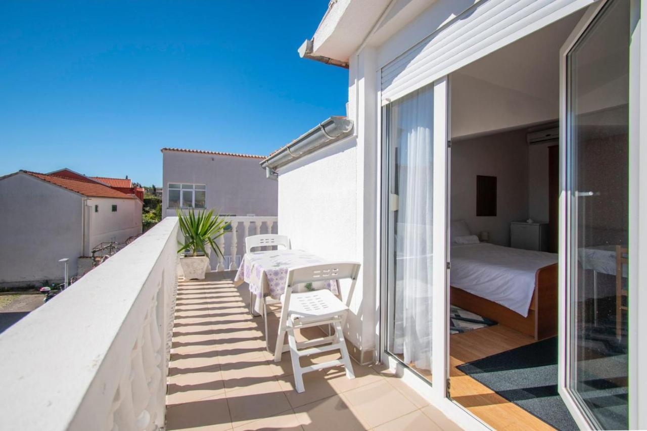 Family Holiday Apartments Lucia Vodice Luaran gambar