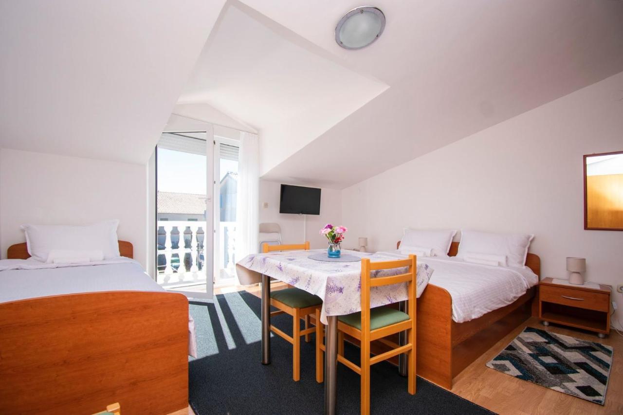 Family Holiday Apartments Lucia Vodice Luaran gambar