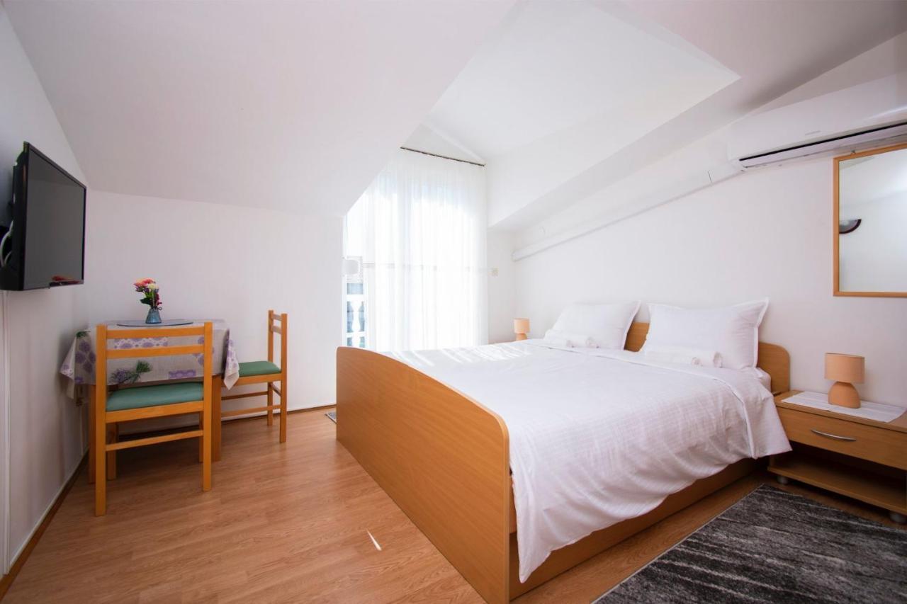 Family Holiday Apartments Lucia Vodice Luaran gambar