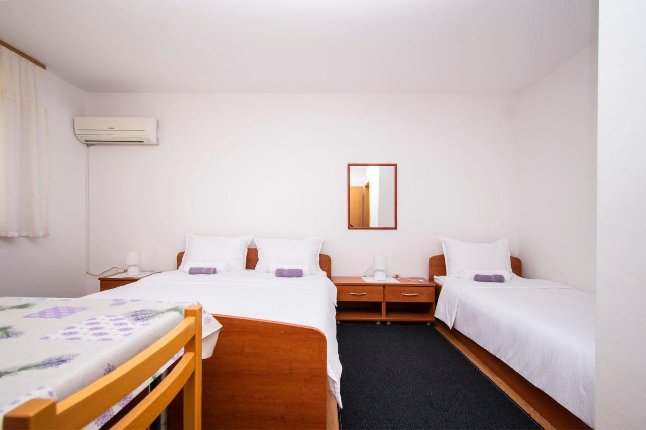 Family Holiday Apartments Lucia Vodice Luaran gambar