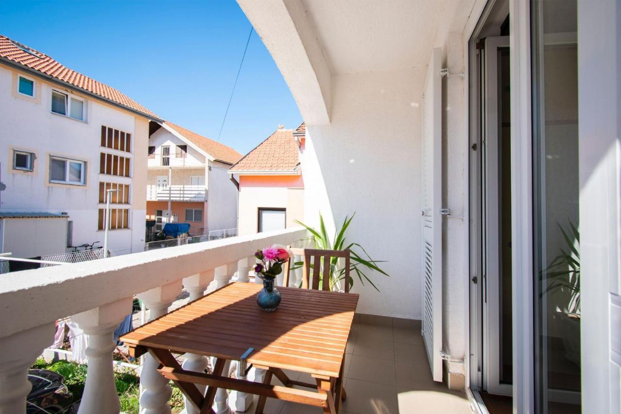 Family Holiday Apartments Lucia Vodice Luaran gambar