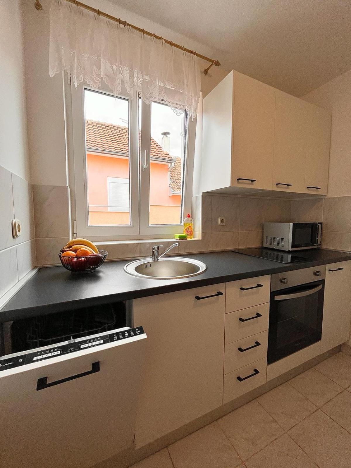 Family Holiday Apartments Lucia Vodice Luaran gambar